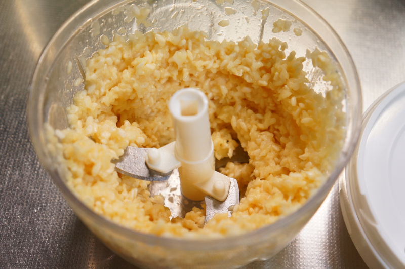 青森県産にんにくでにんにく麹を作る