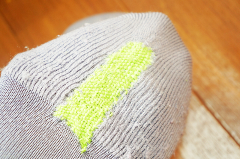 まるでこたつソックスの穴を塞ぐ！ダーニングリペア