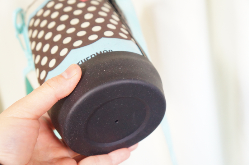 小中学生におすすめのサーモス水筒1L　カバーの底　シリコンカバー