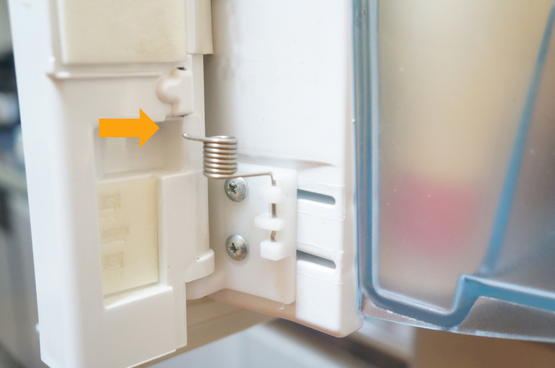 東芝 純正品 44098105 冷蔵庫用部品 スプリング 回転仕切 GR-468FC GR-468FCS GR-469FD などに対応 冷蔵庫 観音開き 扉 閉まらない