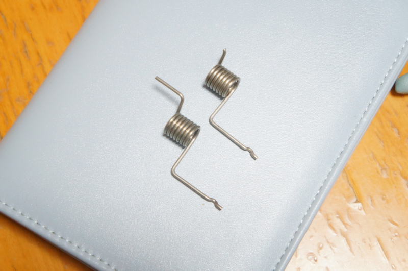 東芝 純正品 44098105 冷蔵庫用部品 スプリング 回転仕切 GR-468FC GR-468FCS GR-469FD などに対応 冷蔵庫 観音開き 扉 閉まらない