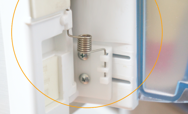 東芝 純正品 44098105 冷蔵庫用部品 スプリング 回転仕切 GR-468FC GR-468FCS GR-469FD などに対応 冷蔵庫 観音開き 扉 閉まらない