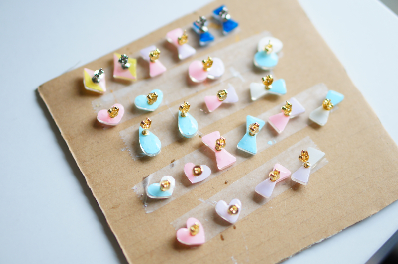 プラバン　余り　切れ端　もったいない　再利用　小さなピアス