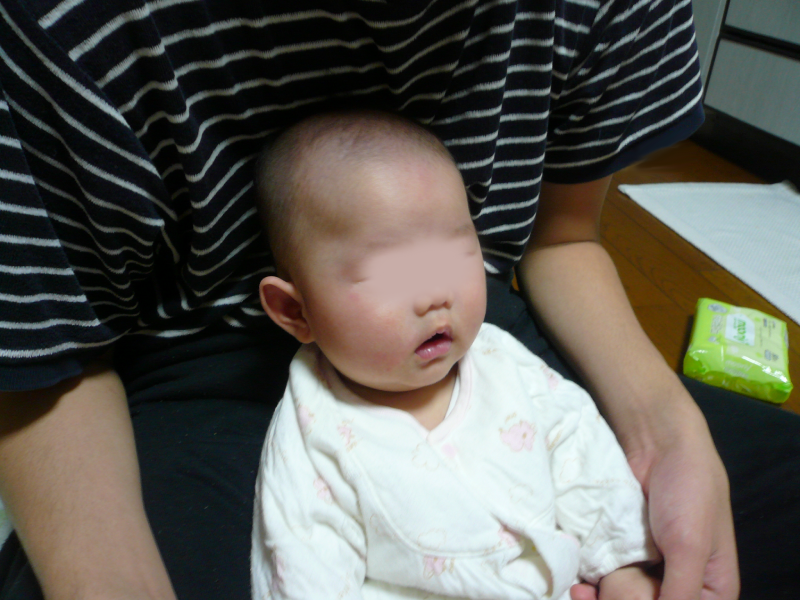 生後3ヶ月26日 お父さんだと泣く