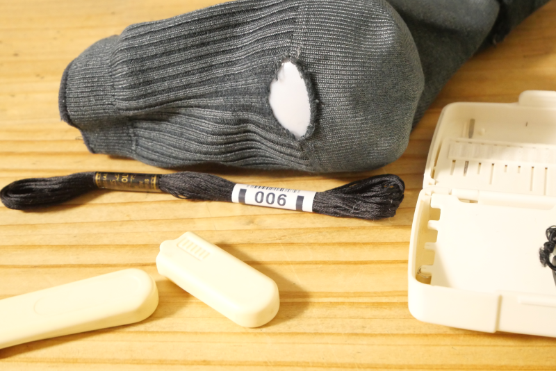 靴下の穴を補修するためのダーニング